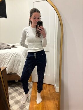 Figs Navy scrub pants